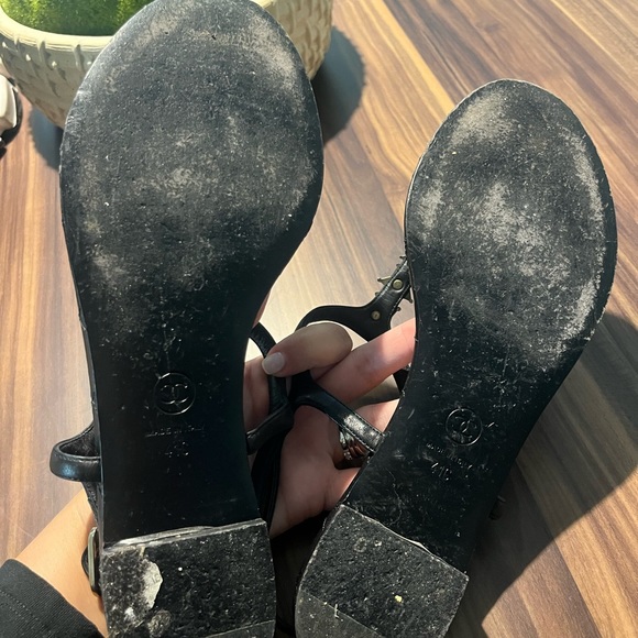 Excellent conditions Chanel Sandals - Picture 2 of 4